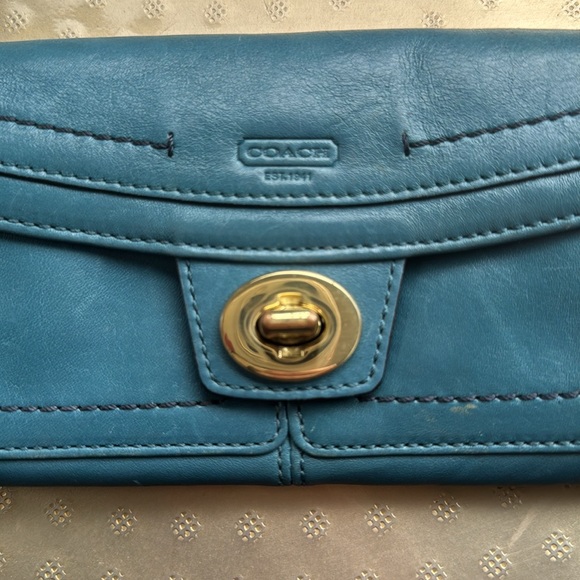 Coach Archive vintage green-blue leather Hampton Lindsey Turnlock wristlet - Picture 5 of 7